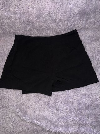 Falda pantalón negra con cremallera