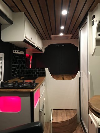 CAMPER