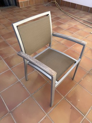 Tavolo Terrazza Cristallo, sei sedie, ombrellone