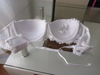 Sujetador bandeau blanco encaje