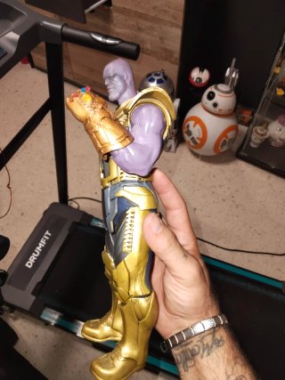 Figura Marvel Thanos 30cm 1/6 escala