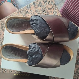 Sandalias Unisa Piel Marrón y Dorado Talla 38
