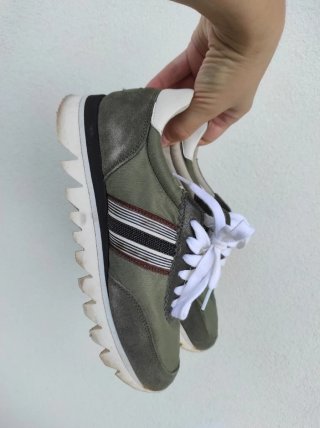 Sneakers verdi e bianche