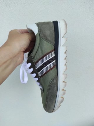 Sneakers verdi e bianche