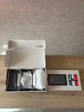 Nintendo Switch Roja y Azul del año 2017