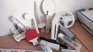 Consola Wii con accesorios y juegos