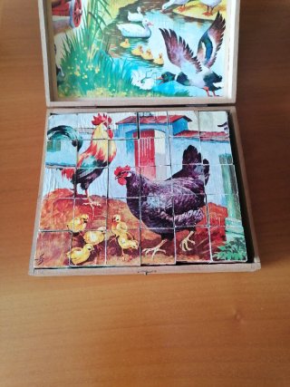 Puzzle vintage in cubi di legno