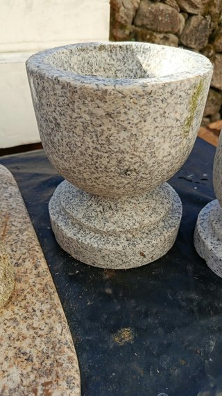 Maceta de piedra tipo copa
