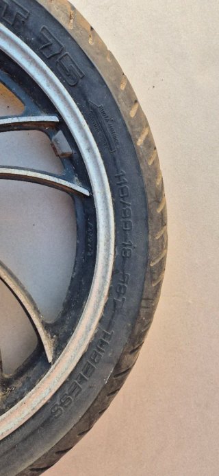 Llantas Yamaha RD 125 con disco y piñón
