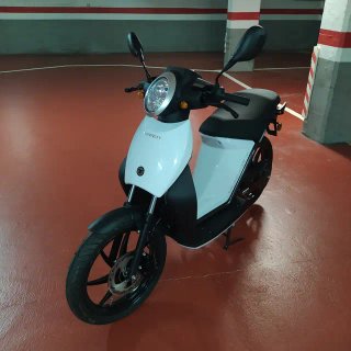Moto Eléctrica Torrot City Surfer Negra/Blanca