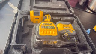 Nivel Láser Dewalt DCE089G018