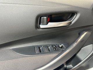 Toyota Corolla 1.8 125H ACTIVE TECH E-CVT