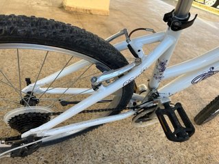 Bicicleta de chica morada