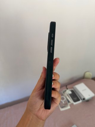 Capa Nomad Pele iPhone 16 Pro Max