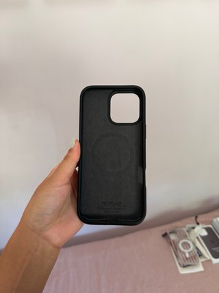 Capa Nomad Pele iPhone 16 Pro Max