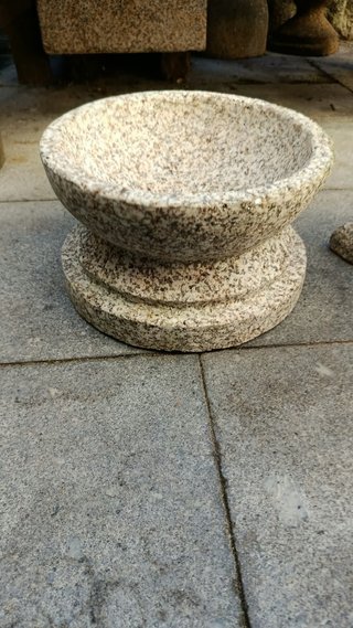 Maceta de piedra tipo copa