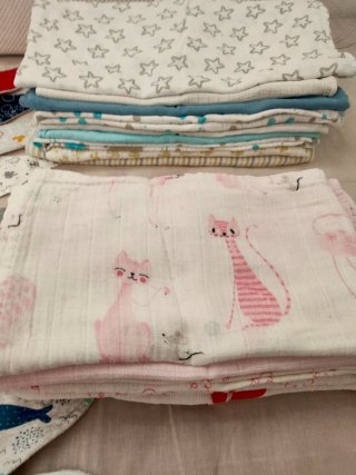 Lote de baberos, bandanas y gasas bebé