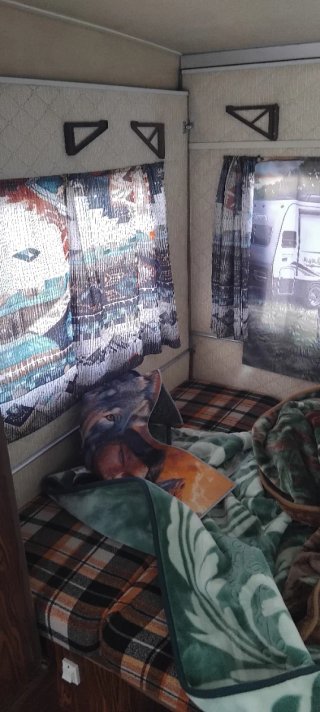 Caravana plegable con cama matrimonio y cama de 90