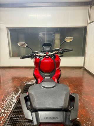 Honda X-ADV 750 Roja