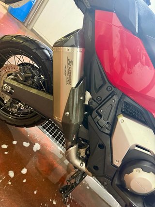 Honda X-ADV 750 Roja