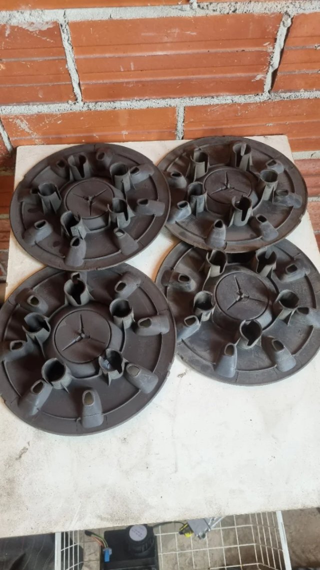Tapacubos Mercedes Vito 2006 (4uds)