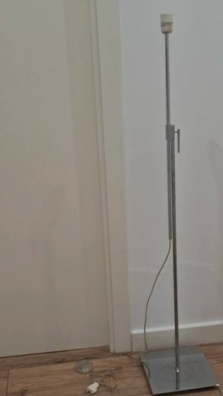 Lampada da terra in nichel con base quadrata
