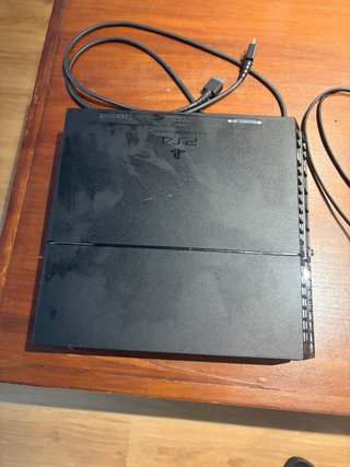 PS4 (PlayStation 4) Negra + Mando y Cables