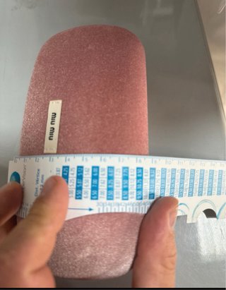 Caixa de óculos Miu Miu rosa