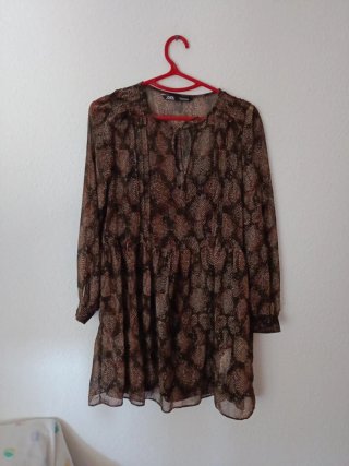 Vestido Zara estampado serpiente