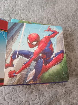 SPIDERMAN LIBRO PUZLE