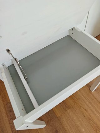 Pupitre infantil madera IKEA. Para pintar.