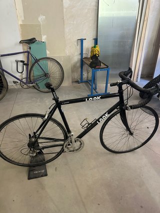 Bicicleta de carretera LOOK Negra
