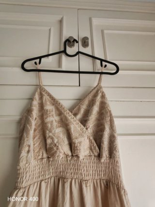 Vestido largo romano beige y dorado