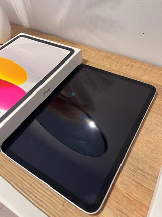 iPad A16 128GB Plata + Pencil + 2 teclados + funda