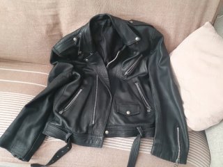 Chaqueta de cuero negra