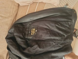 Chaqueta de cuero negra