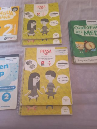 Libros 2 primaria cada uno 10€