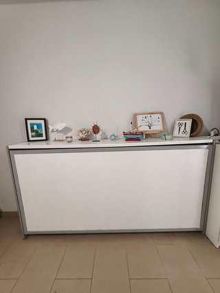 Cama Abatible Gris y Blanca