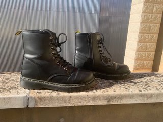 Botas tipo Dr. Martens negras Talla 39
