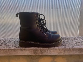 Botas tipo Dr. Martens negras Talla 39