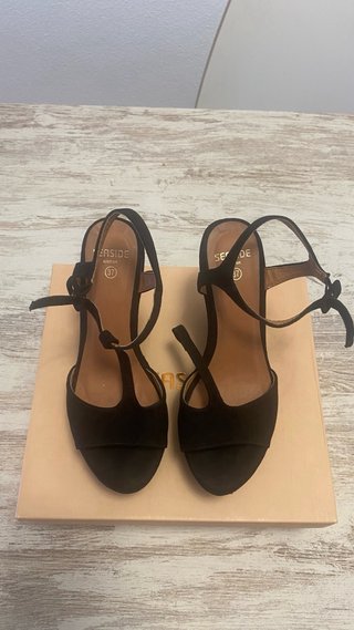 Sandalias de ante negro con plataforma