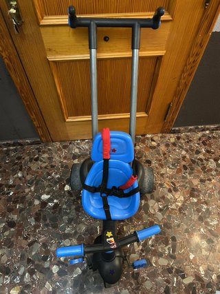 Triciclo Molto para bebé