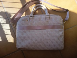 Funda portátil Guess
