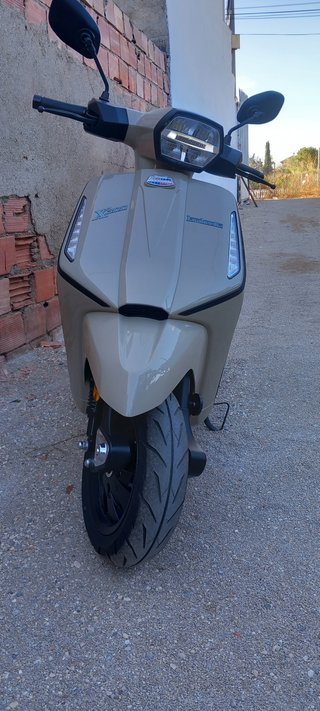Lambretta X 300 Beige Scooter