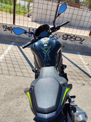 Kawasaki Z900 Negra 2024