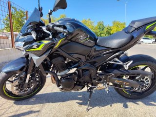 Kawasaki Z900 Negra 2024