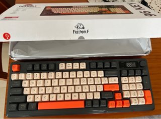 Teclado Freewolf 96 Key 2.4G+BT5.0