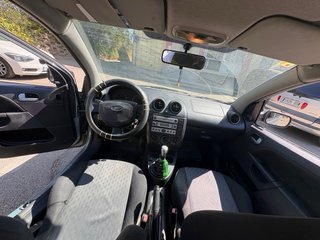 Ford Fiesta 2004