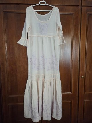 Vestido largo bordado talla M