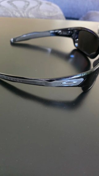 Gafas de sol Oakley negras polarizadas